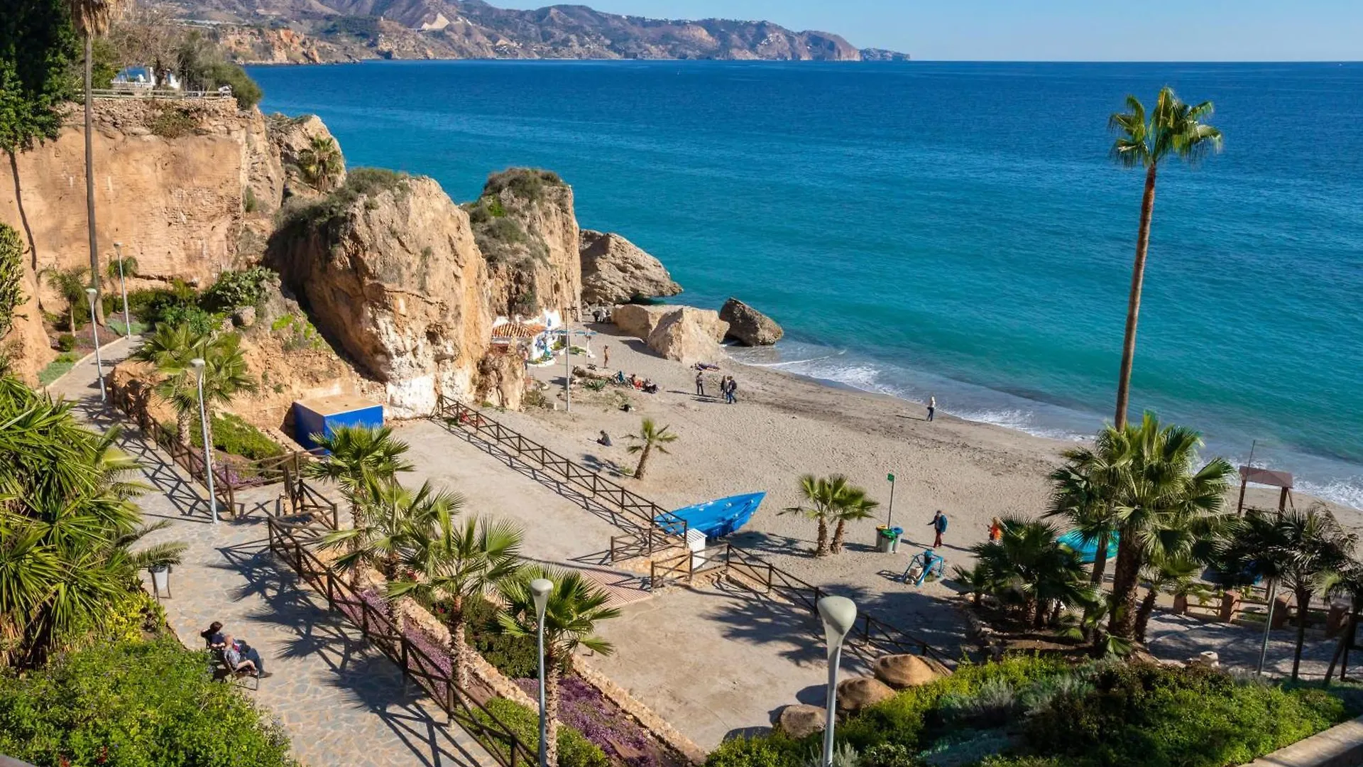 Modern Apartment In The Centre Nerja