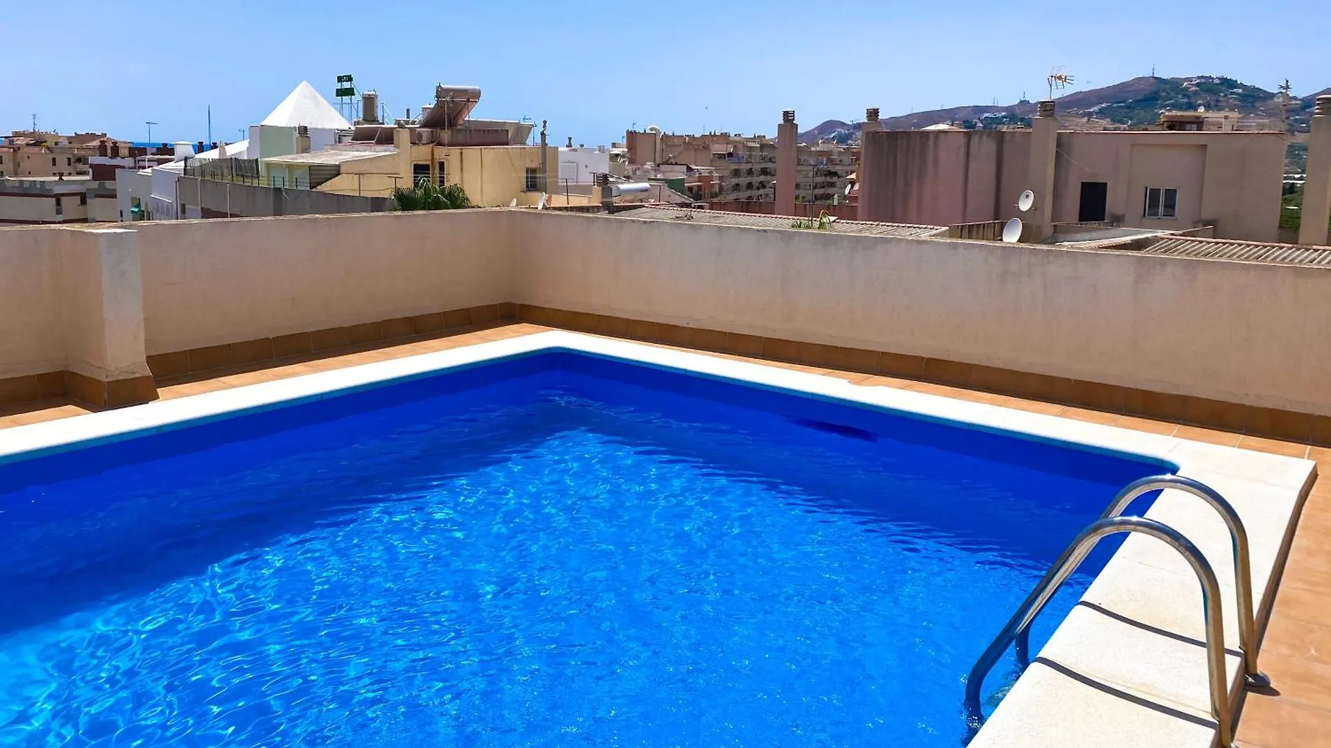 Modern Apartment In The Centre Nerja