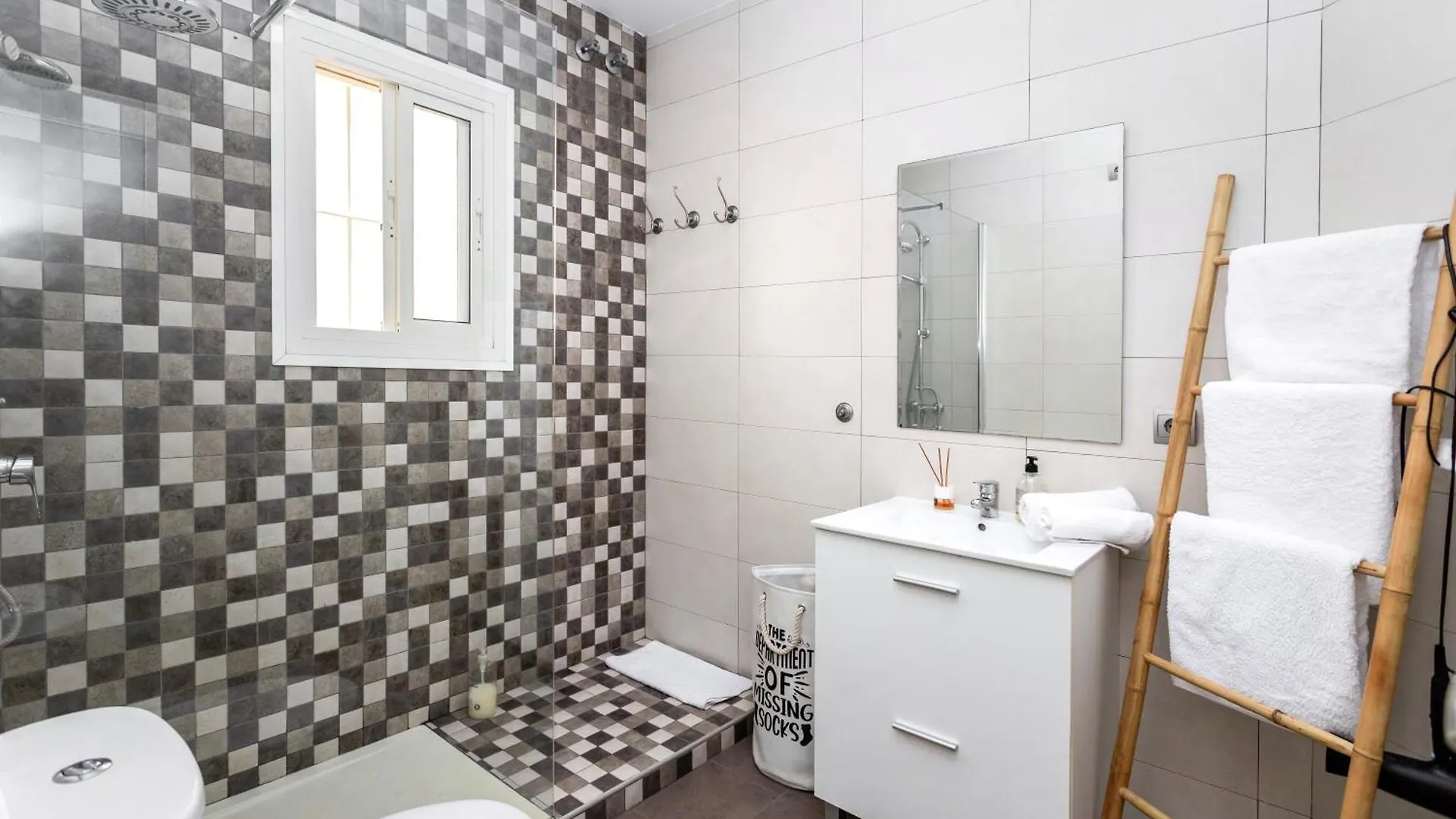 Modern Apartment In The Centre Nerja